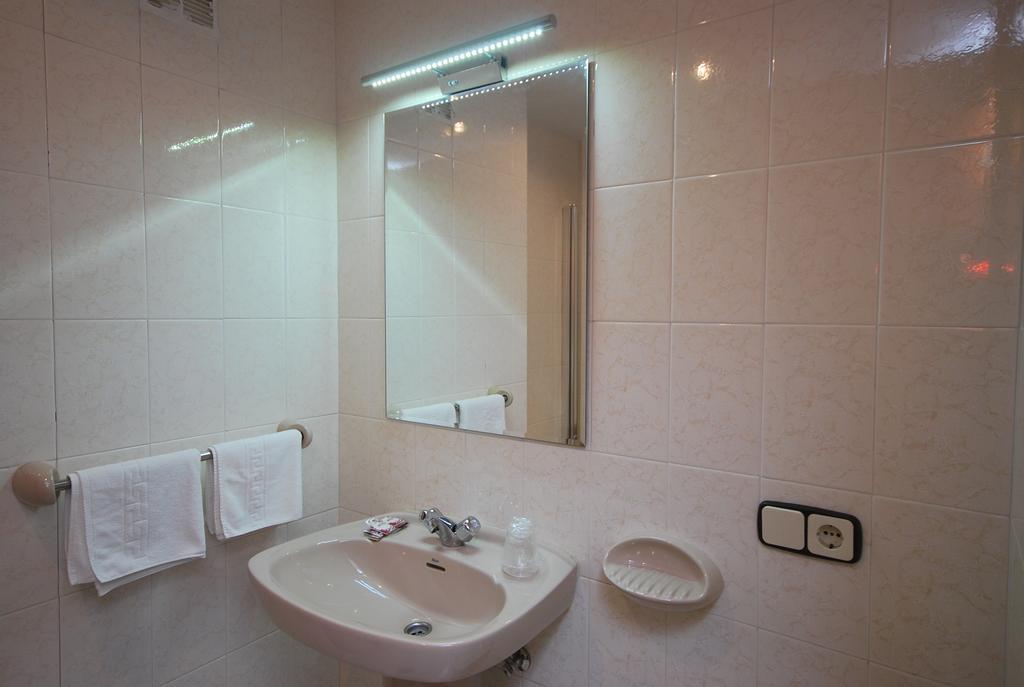 Hotel Principado De Europa Arenas De Cabrales Dış mekan fotoğraf